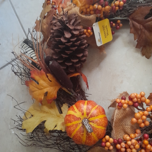 ● Fall Harvest Wreath - Picture 6 of 10